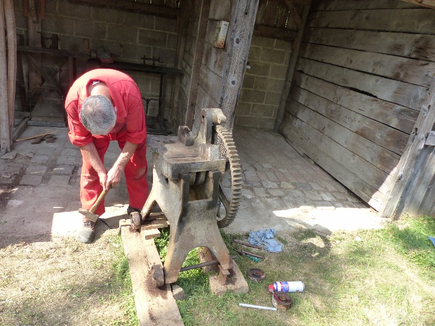 Révision de la refouleuse de charron